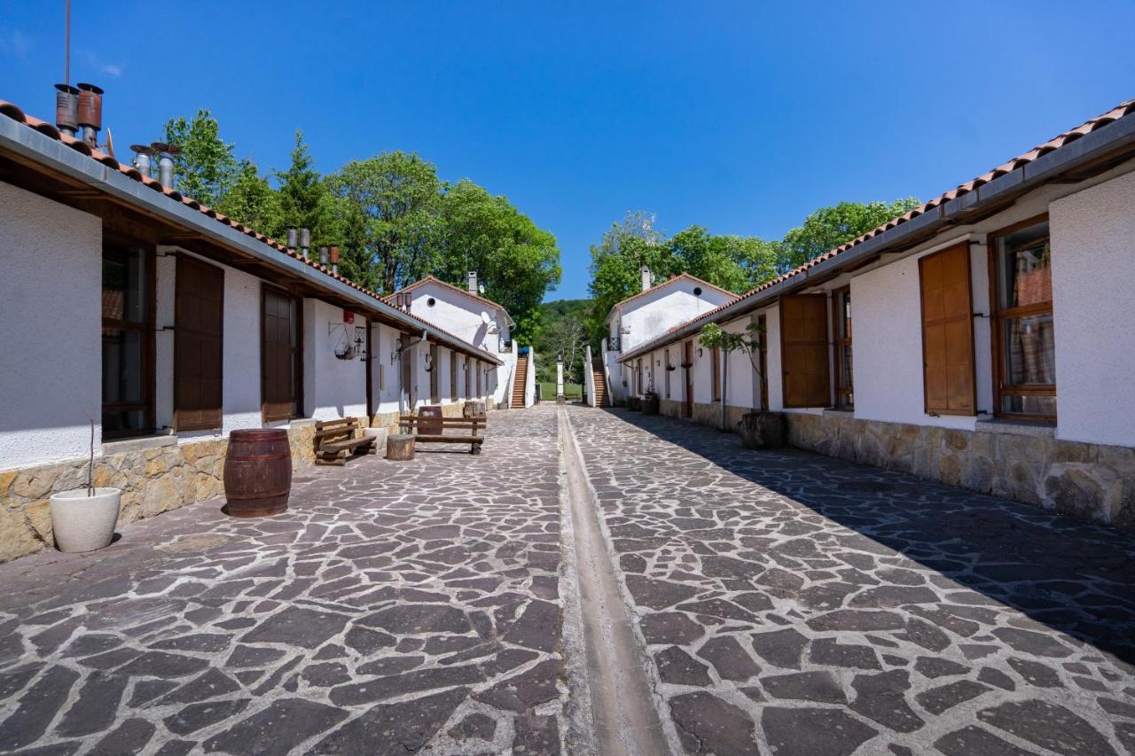 Kampaoh Sierra De Urbasa Hotel Bacáicoa Kültér fotó